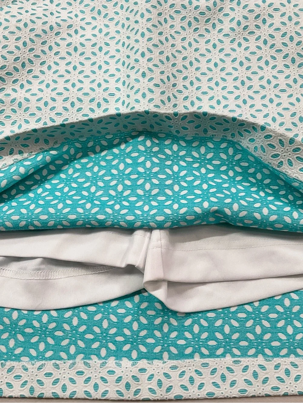 EP Pro White and Turquoise Eyelet Golf Skort Womens Sz 8